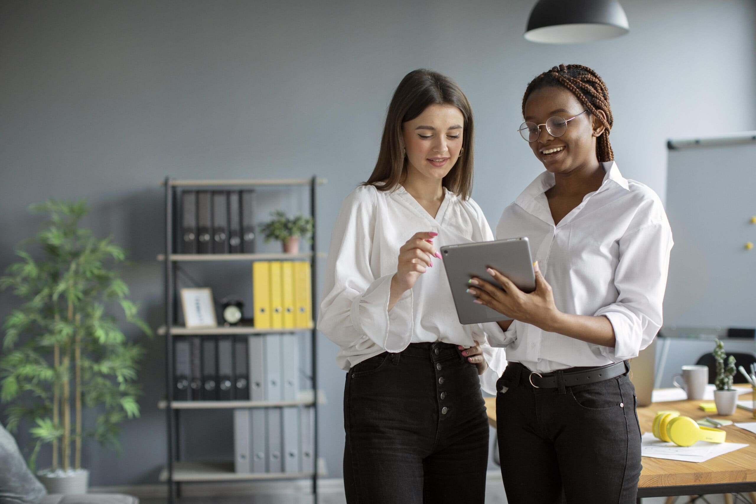 ASSISTENTE ADMINISTRATIVO E RECURSOS HUMANOS